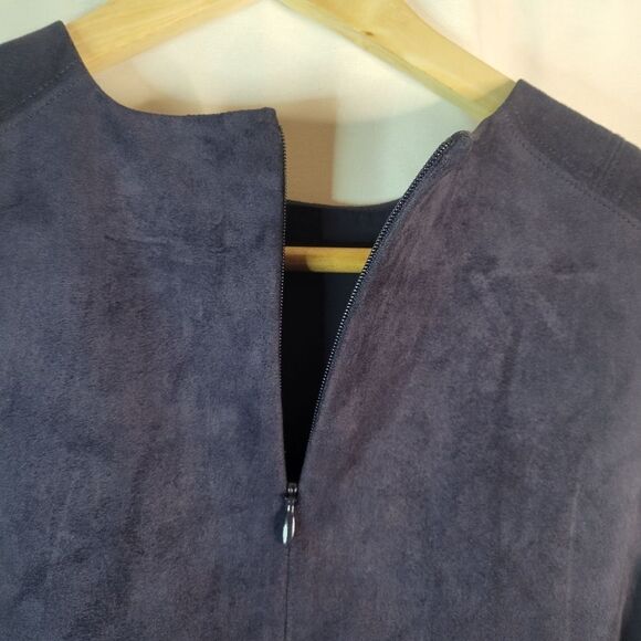 Babaton Aritzia Vegan Suede Feel Navy Sleeveless Top - Picture 2 of 14